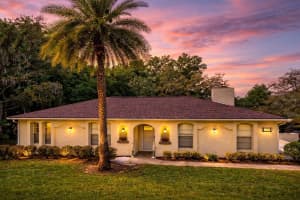 1220 Country Club Rd, EUSTIS