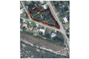 741 Memorial Dr #44, SEBRING