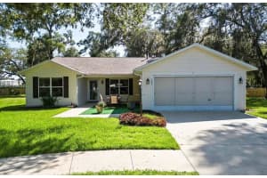 104 Cherry Blossom Ln, LADY LAKE 104 Cherry Blossom Ln, LADY LAKE