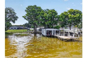 32739 Lake Eustis Dr, TAVARES