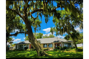 1341 W Lakeshore Dr, CLERMONT