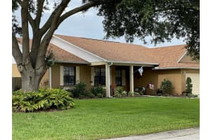 569 Berkley Pointe Dr, AUBURNDALE