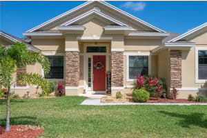 209 Whispering Oaks Way, AUBURNDALE