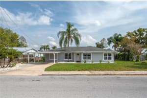 2022 Leisure Dr, WINTER HAVEN