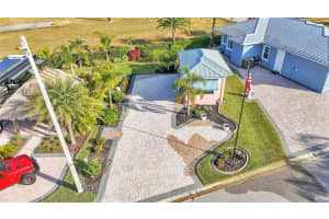 3283 Red Tail Hawk Dr, POLK CITY
