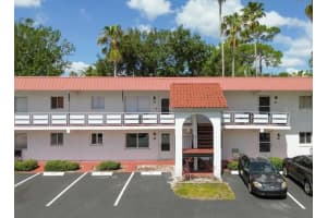 1100 Martinique Dr #203, WINTER HAVEN
