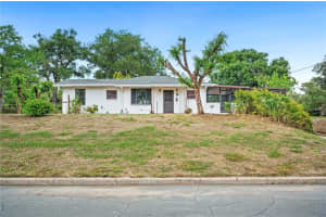 1830 Casco, LAKELAND