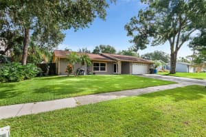 628 Shady Nook Dr, BRANDON 628 Shady Nook Dr, BRANDON