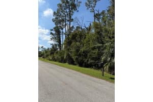 Pincushion St, NORTH PORT Pincushion St, NORTH PORT