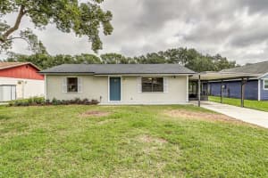 2405 Delrose Dr E, LAKELAND