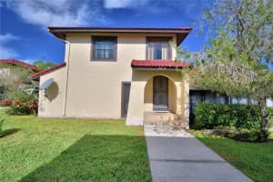 573 Hunter Cir, KISSIMMEE