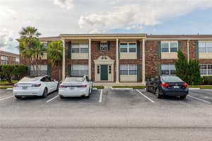 1920 E Edgewood Dr #l4, LAKELAND