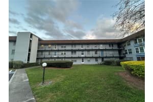 333 Lake Howard Dr Nw #202a, WINTER HAVEN