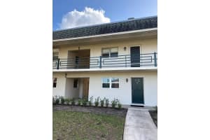 1900 S Kanner Hwy #5-204, STUART