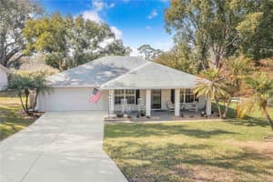 194 S Lake Mariam Dr, WINTER HAVEN