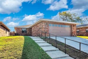 661 Lake Carolyn Cir, LAKELAND