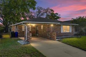 466 Lake Carolyn Cir, LAKELAND