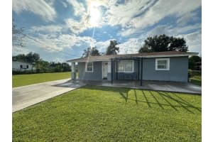 718 Strain Blvd, LAKELAND