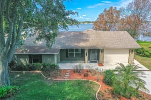 715 S Lakeside Ter, EAGLE LAKE
