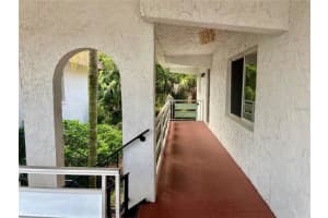 1100 Martinique Dr #208, WINTER HAVEN
