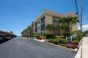 1400 Tarpon Center Dr #312, VENICE