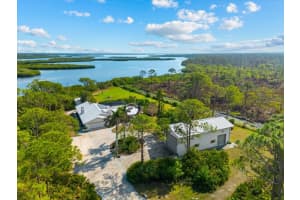 38 Riverfront Dr, VENICE