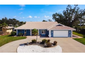 2 Windsor Dr, ENGLEWOOD