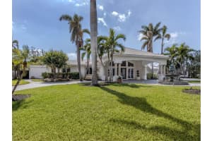 701 Laguna Dr, VENICE