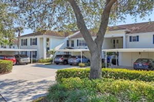 809 Montrose Dr #203, VENICE