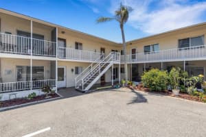 360 Base Ave E #413, VENICE