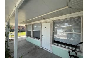104 Base Ave W #e, VENICE