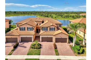 10789 Tarflower Dr #202, VENICE