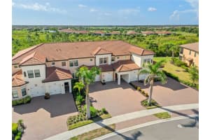 10035 Crooked Creek Dr #202, VENICE