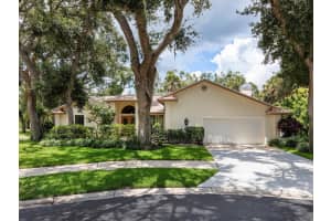 1622 Oak Cir S, SARASOTA