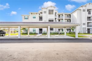 17565 Opal Sand Dr #202, VENICE
