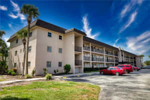 102 Capri Isles Blvd #207, VENICE
