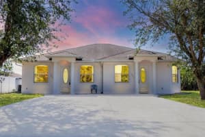 12113 Capilla Ln, NORTH PORT