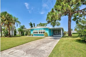 3364 Goldfinch Ln, ENGLEWOOD