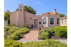 321 Pedro St, VENICE