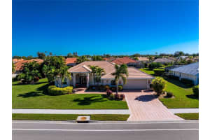 537 Lake Of The Woods Dr, VENICE