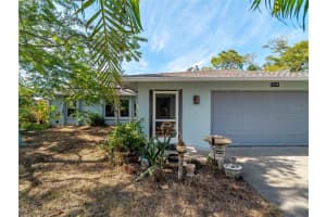 1098 Iowa Ave, ENGLEWOOD