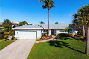 393 Flamingo Dr, VENICE