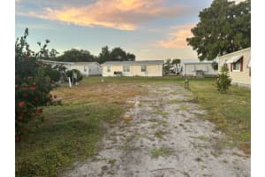 702 Fairmount Dr, NORTH PORT