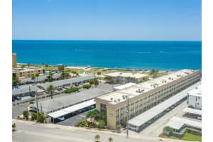 1400 Tarpon Center Dr #111, VENICE