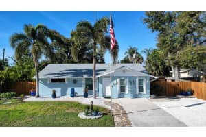 133 Altair Rd, VENICE