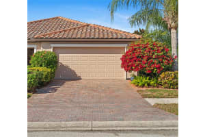 20219 Tesoro Dr, VENICE