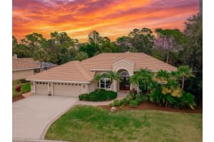 8432 Woodbriar Dr, SARASOTA