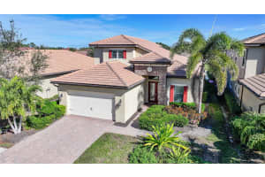 1058 Bluffwood Dr, NOKOMIS