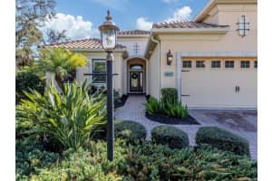 10907 Trophy Dr, ENGLEWOOD