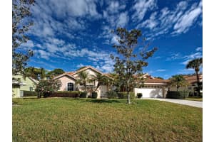 1989 White Feather Ln, NOKOMIS